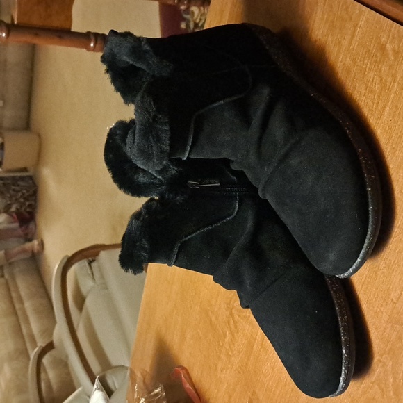 Aetrex Shoes - 🐞SPECIAL Aetrex genuine lether fur lined boots 10.5